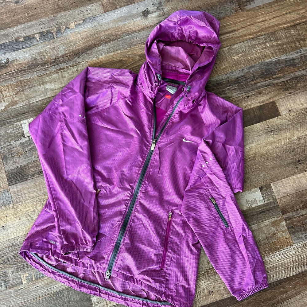 Nike fitstorm windbreaker jacket